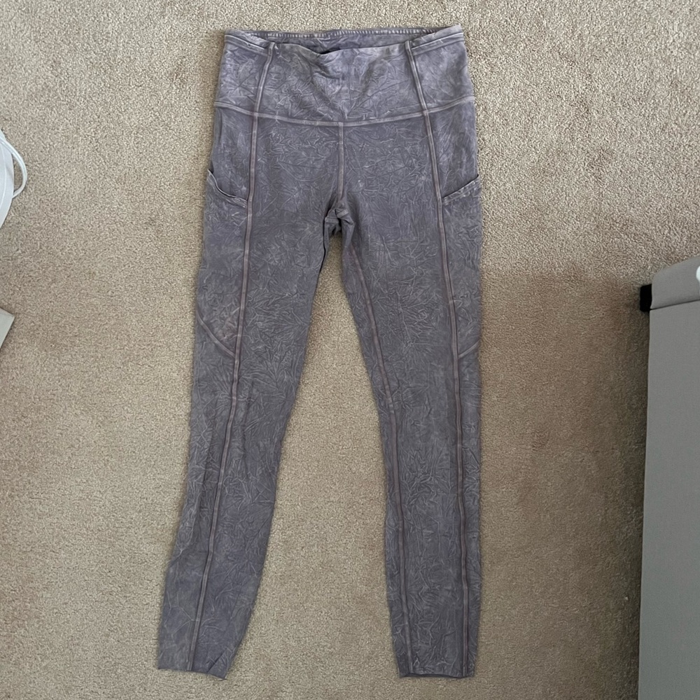 Lululemon Fast and Free High Rise Tight 25” Ice Dye in Ice Wash Violet Verbena